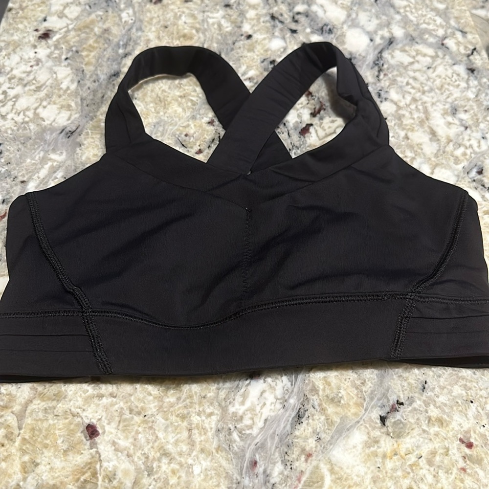 Lululemon sport bra size 4